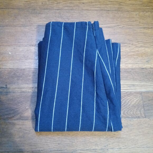GAP plus linen cotton mini skirt in navy pinstripe (sz18) - Picture 7 of 9